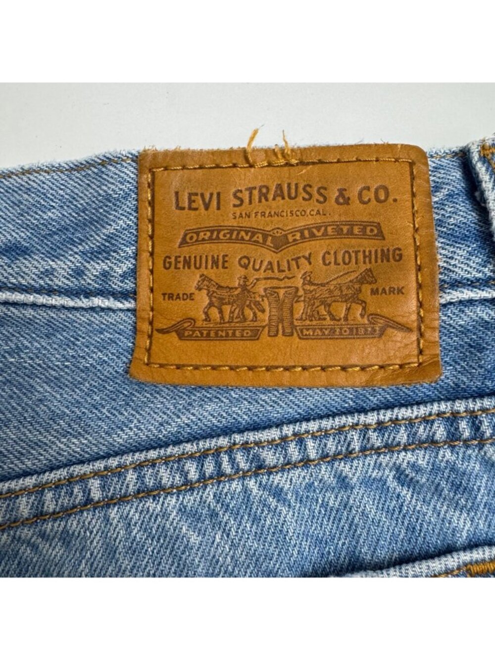 Levi's Denim Cut-Off Shorts Wedgie Straight Button Fly Women's 28W 3.5" Inseam - Picture 5 of 13